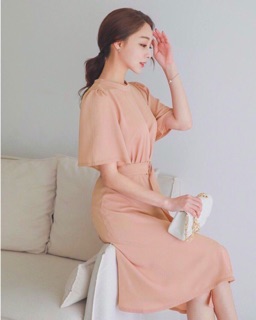 Đầm kem cổ trụ thắt eo (kèm hình thật)