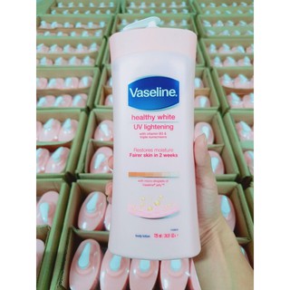 Dưỡng thể Vaseline trắng hồng da 725ml