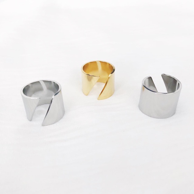 Nhẫn titan bản hở chéo màu kiểu nhám không gỉ UR200304