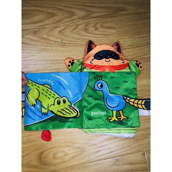 Sách vải mềm kèm rối tay