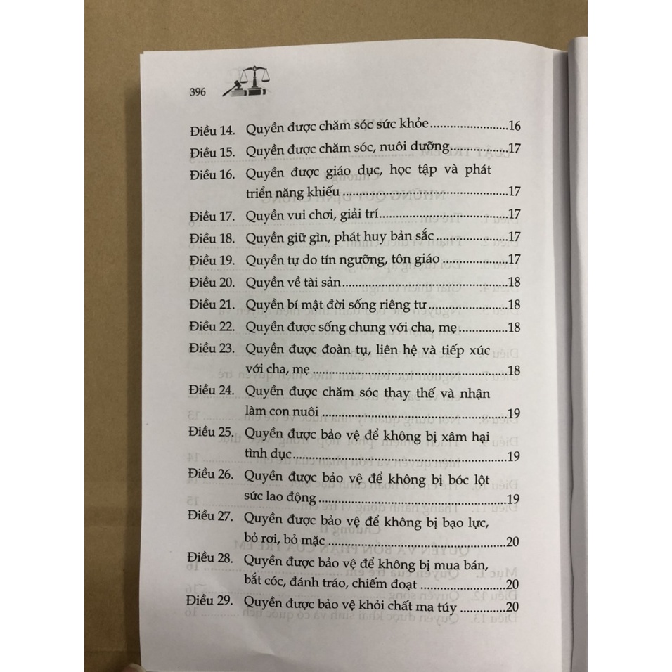 Sách Luật trẻ em và văn bản hướng dẫn thi hành