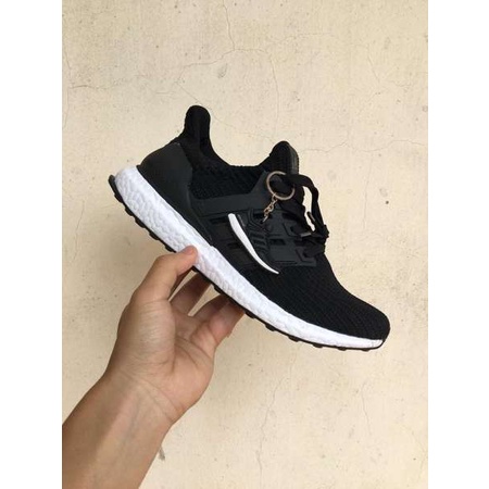 Giầy utraboost chất đẹp 4.0