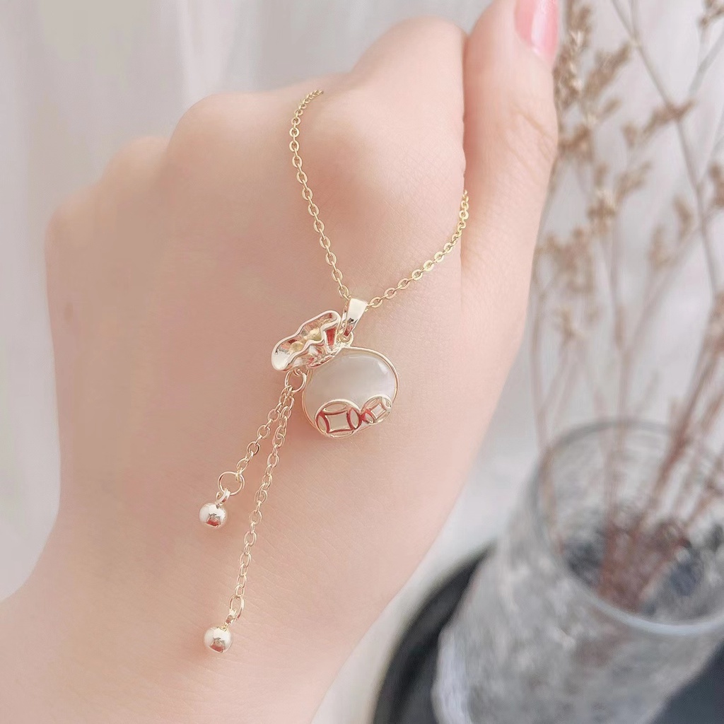 Vòng cổ Thép Titan Mạ Vàng Phối Tua Rua Thời Trang Cho Nữ
