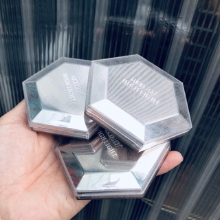 Phấn tạo khối đánh góc WodWod Highlight