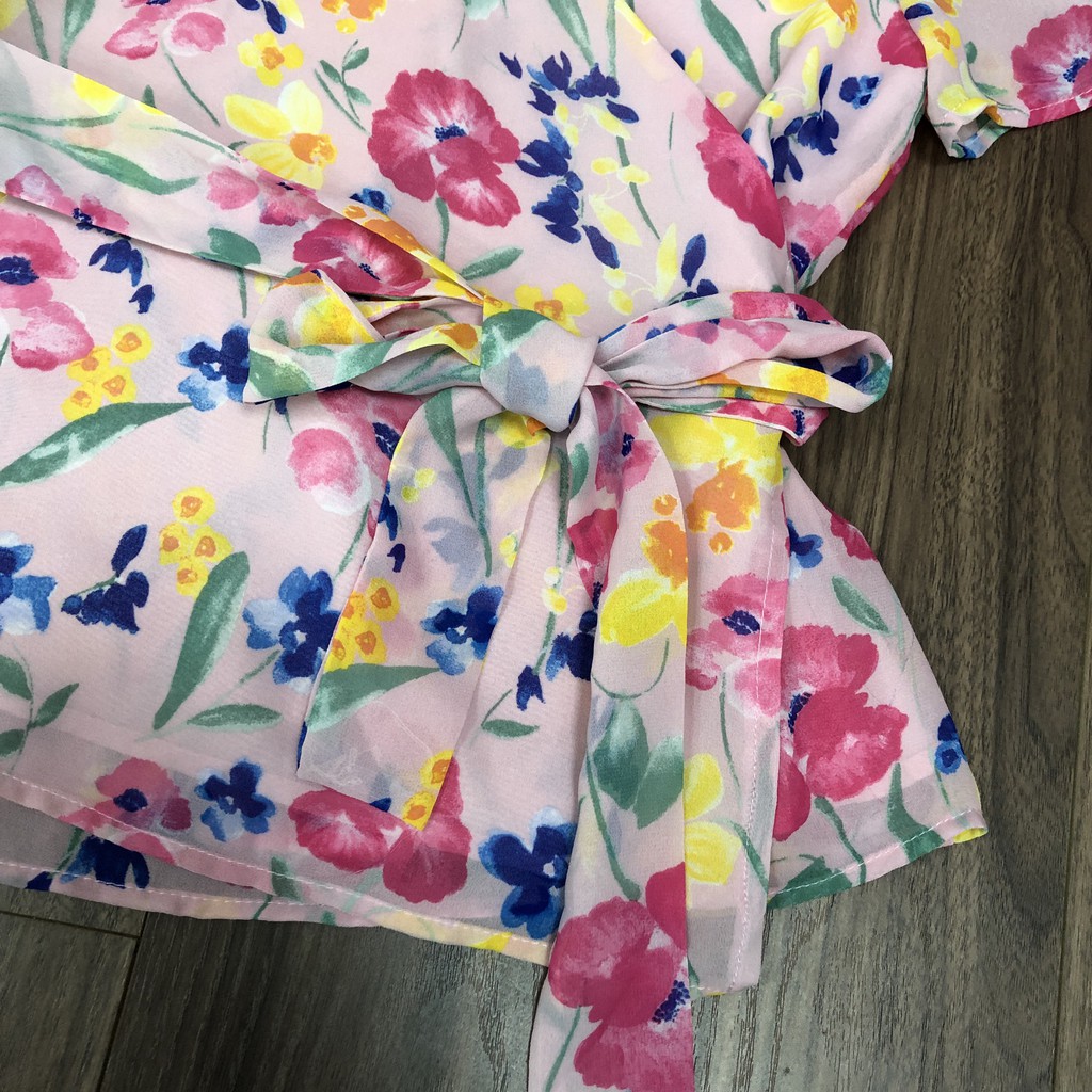 Áo voal hoa F21 cổ wrap Kami