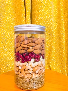 Mix 5 loại hạt (Óc chó, macca, điều, hạnh nhân, bí xanh) 500gr