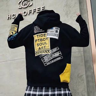 Áo hoodie phối màu độc đáo