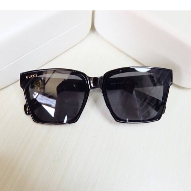 Kính mát nam nữ phom vuong giá sale mã C09 | BigBuy360 - bigbuy360.vn