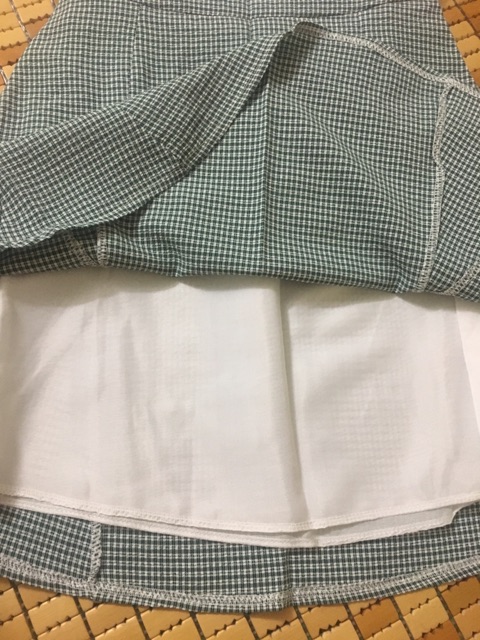 Áo ren kiểu CAO CẤP kết hợp chân váy sọc lạ mắt