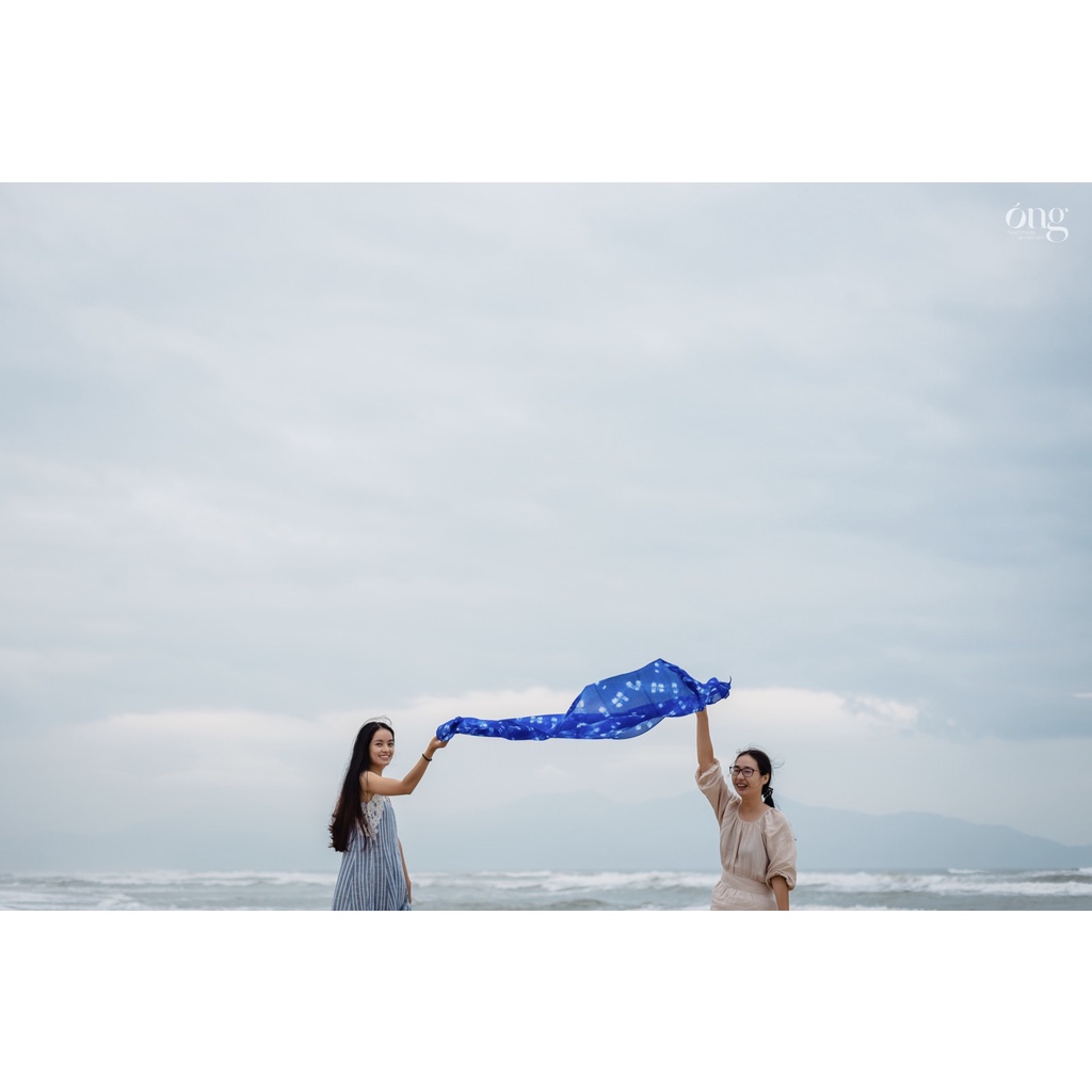 Khăn choàng cổ đi biển- Lụa tơ tằm Việt Nam tạo hoạ tiết bằng kỹ thuật Shibori - Óng silk- 80* 180cm - Azo free