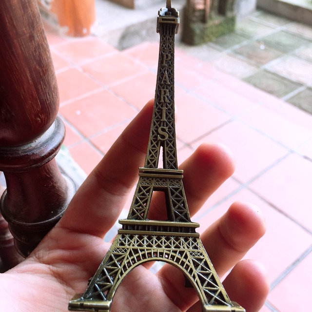 Tháp eiffel mô hình