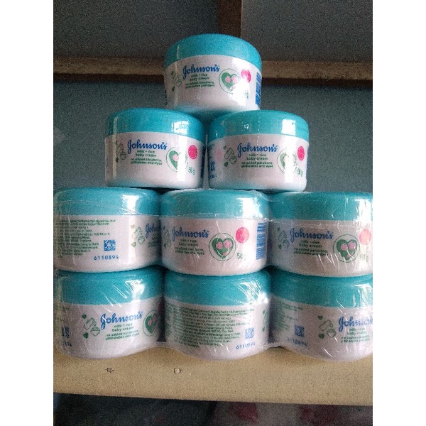 Kem dưỡng ẩm Johnson's baby cho mẹ và bé