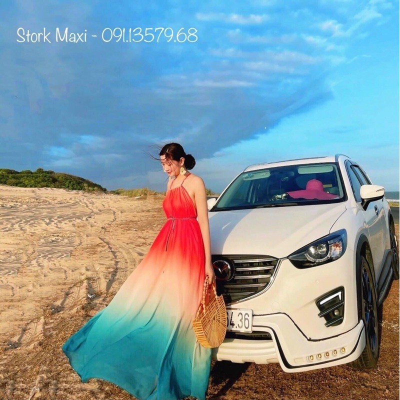 Đầm maxi loang màu cổ yếm | BigBuy360 - bigbuy360.vn