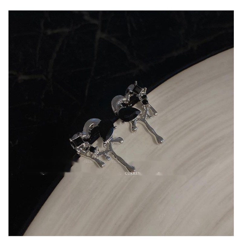 Khuyên Tai Hình Trái Tim Phong Cách Âu Mỹ Thời Trang Cá Tính Cho Nữ