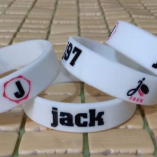 Vòng tay Jack J97 dạ quang
