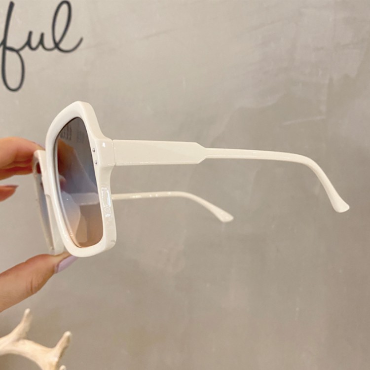 Kính mát nữ LATIO kính mát thời trang siêu đẹp mẫu mới BST News 2023 thiết kế đặc biệt với form dáng trẻ trung - KM21