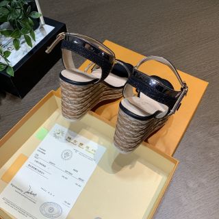Xăng đan đế xuồng cao cấp