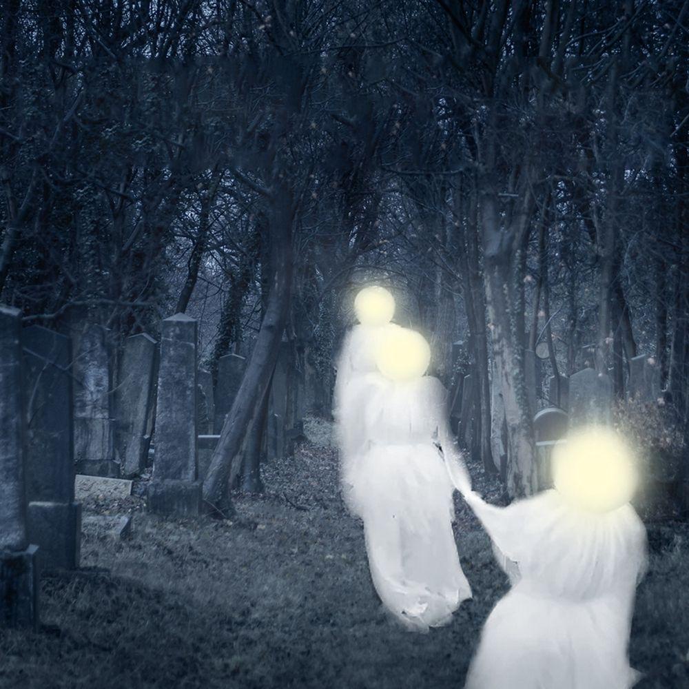 YIYU Hình Nộm Ma Cầm Tay Màu Trắng Dạ Quang Treo Trang Trí Sân Vườn