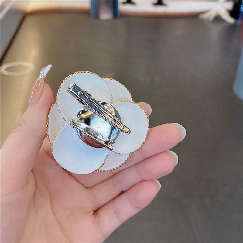 Ghim gim cài áo đính Ngọc trai giả hình hoa trà màu trắng đen thời trang cho nữ