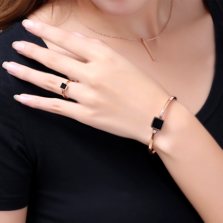 Nhẫn thép Titan Nữ thời trang Mạ vàng 18K Ngôi sao / Hình vuông / Trái tim