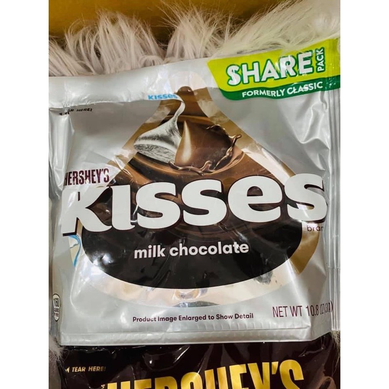 [Date 9/2021]-Kẹo socola Hershey's Kisses 283g của Mỹ