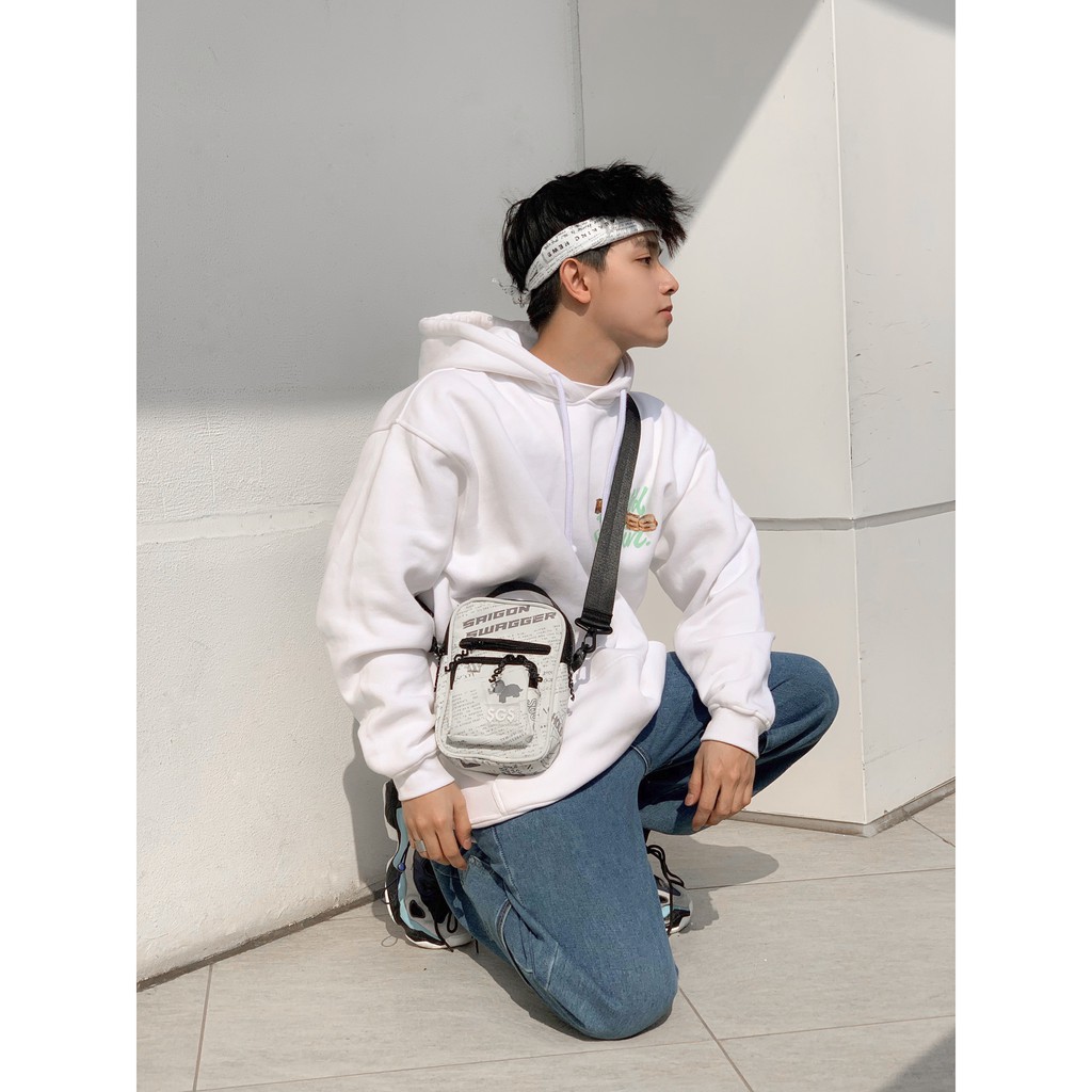 Túi Đeo Chéo Nam, Nữ Dọc In Họa Tiết Báo SAIGON SWAGGER® SGS Journal Cross Bag | BigBuy360 - bigbuy360.vn