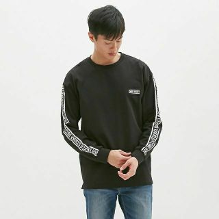 Áo phông nam cổ tròn dài tay in chữ của GU - Nhật Bản