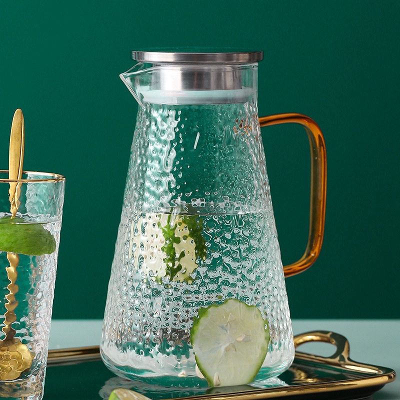 Bình nước thủy tinh chịu nhiệt 1600ml vân sần quai vàng sang trọng