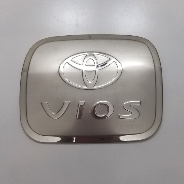 Nắp dán trang trí bình xăng ô tô Toyota Vios đời cũ 2007-2008