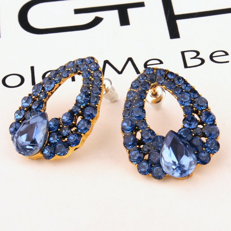 Khuyên tai, hoa tai nữ đẹp, trẻ trung, phong cách Hàn Quốc