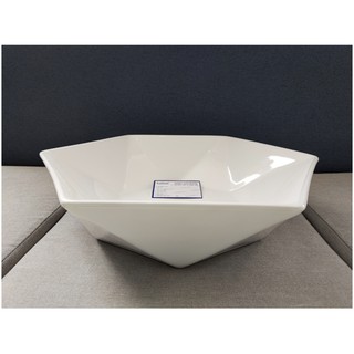 Lavabo đặt bàn kim cương