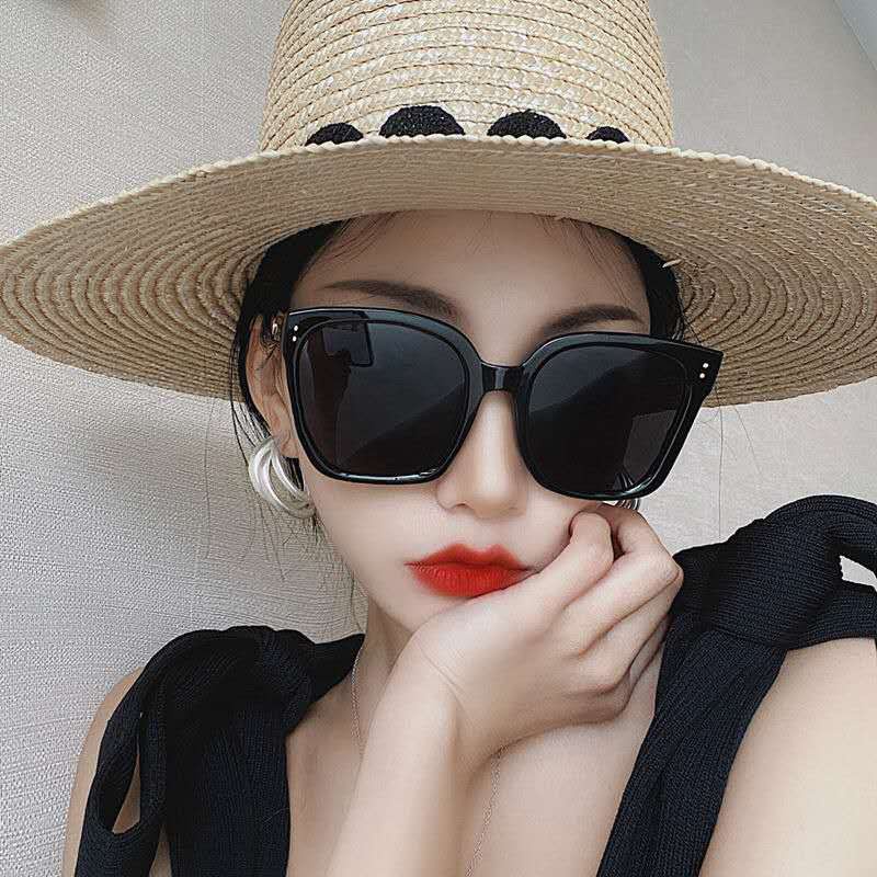 Kính râm nam nữ thời trang Bluehope màu đen đi biển đi chơi đi nắng du lich STV