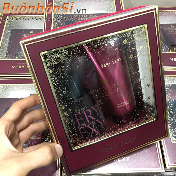GIFT-SET XỊT THƠM + DƯỠNG THỂ VICTORIA’S SECRET HOLIDAY 2020 (75ml + 100ml) | BigBuy360 - bigbuy360.vn