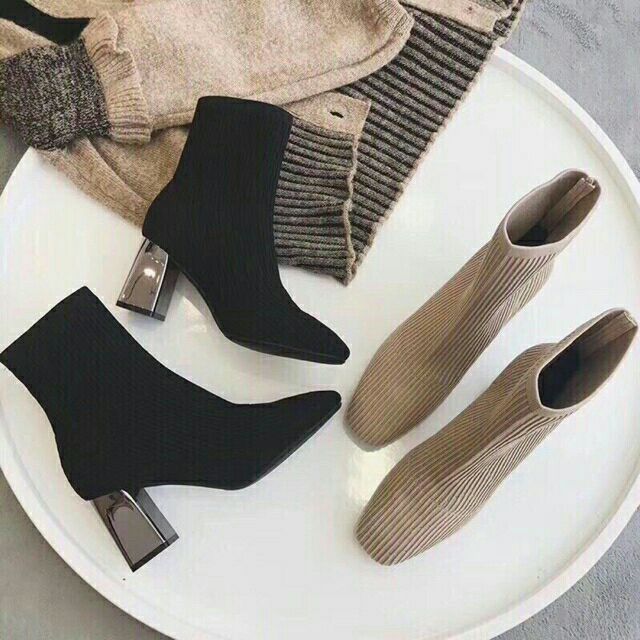 Boot len lỡ vân tăm gót bạc