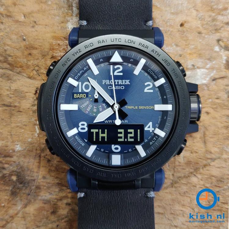 Đồng hồ nam dây da chính hãng Casio PRO TREK PRG-650YL-2DR