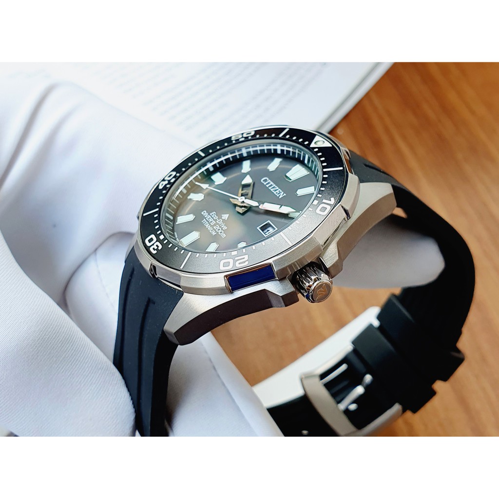 Đồng hồ nam Citizen Eco-drive Titanium BN0200-05E phiên bản thợ lặn