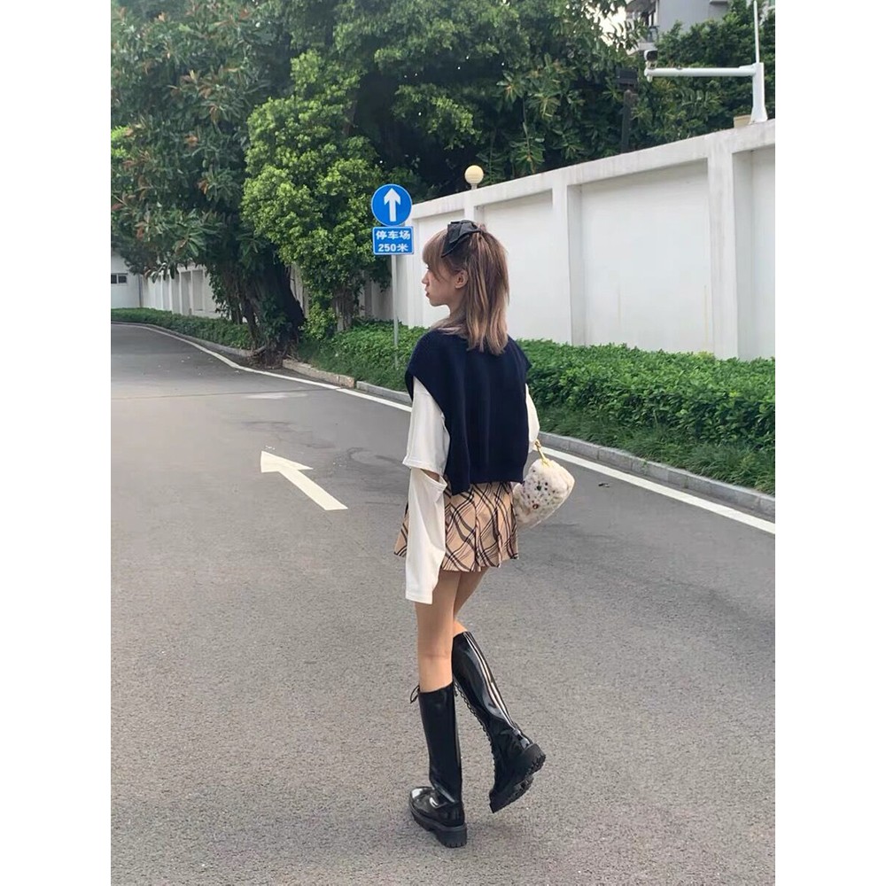 Áo gile nữ sinh Rose - Chân váy ngắn xếp ly