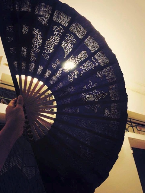 Quạt sừng giấy dó châm kim