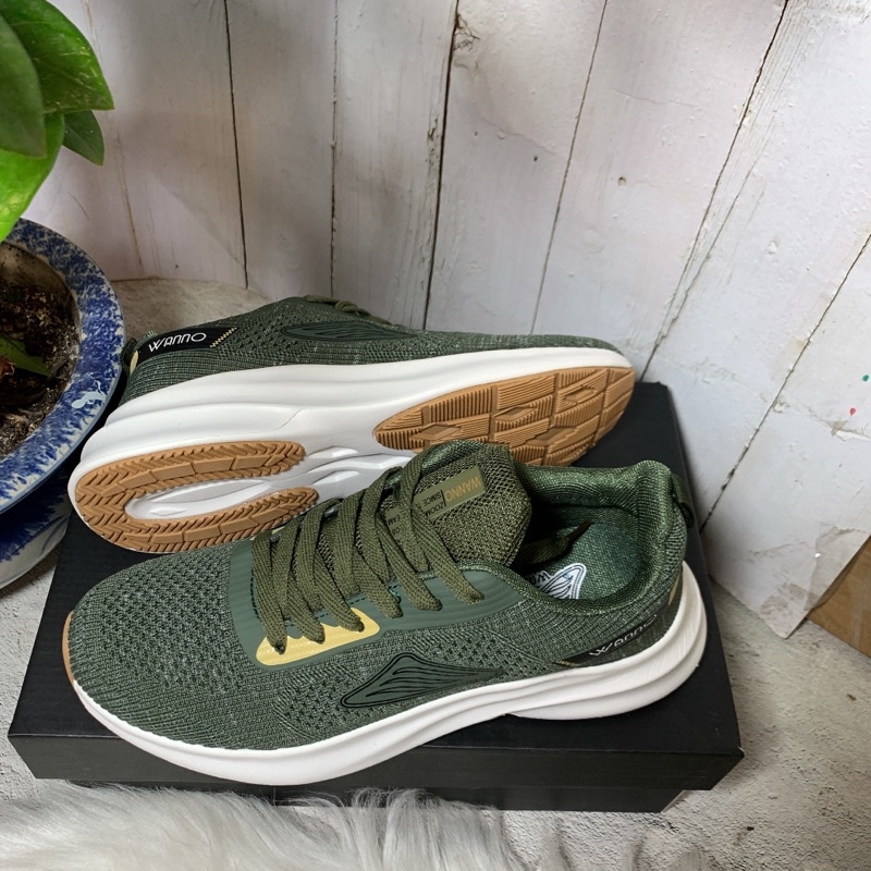 Giày Nam thể thao Wanno rẻ bền xịn - tặng hộp 688