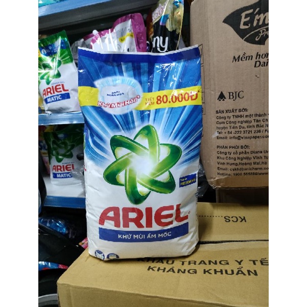 Bột giặt Ariel khử mùi ẩm mốc 5kg ( thích hợp phơi trong nhà)