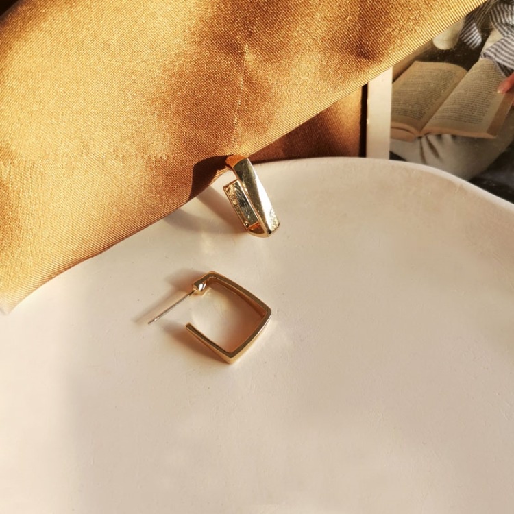 Bông tai hình vuông mạ vàng phong cách cổ điển D127