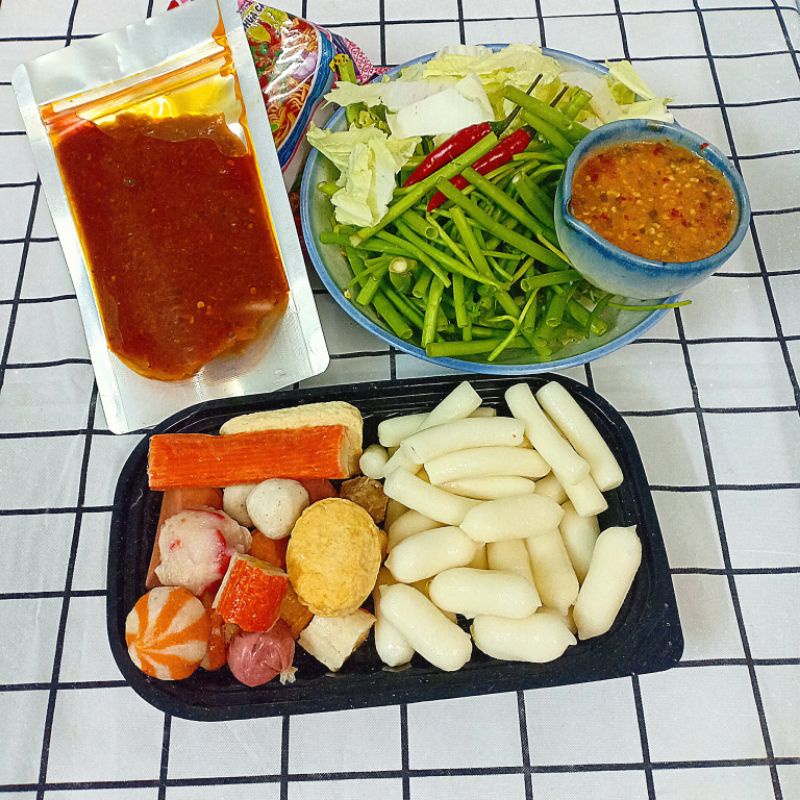 (Hoả tốc HCM)Set lẩu Toppokki cá viên thập cẩm (2-3 người ăn)