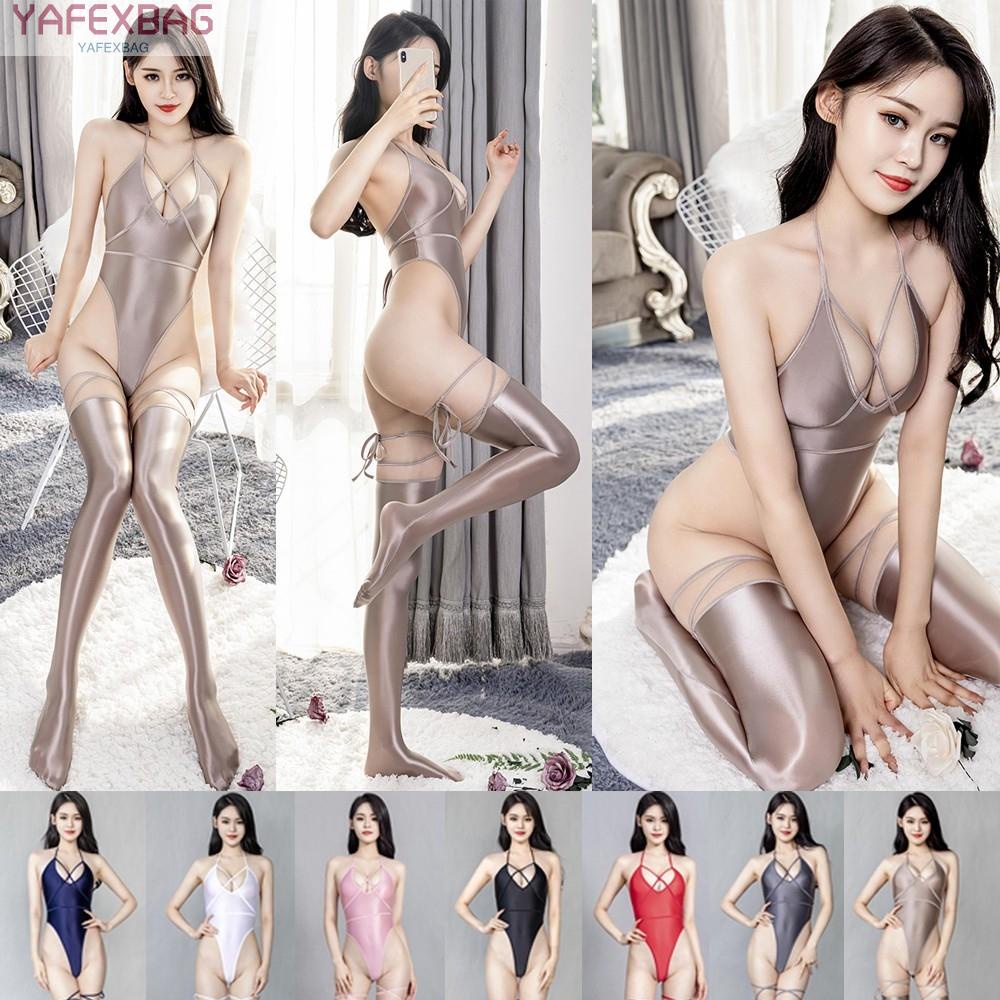 Jumpsuit sát nách hoạ tiết dầu da báo cho phái nữ