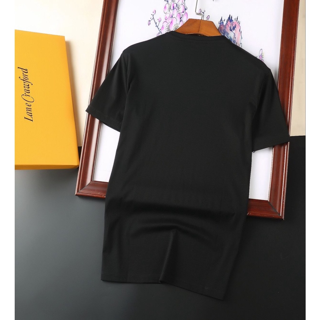 Áo thun nam thời trang GUCCI GG GC với họa tiết thương hiệu kinh điển kết hợp với chất vải cao cấp