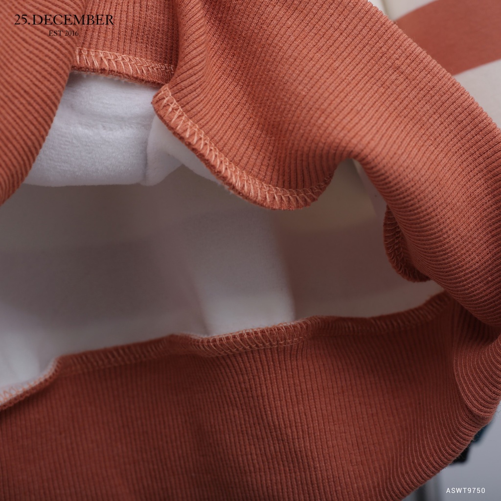 Áo Sweater Rostory Child kẻ ngang - 25.December mã ASWT9750