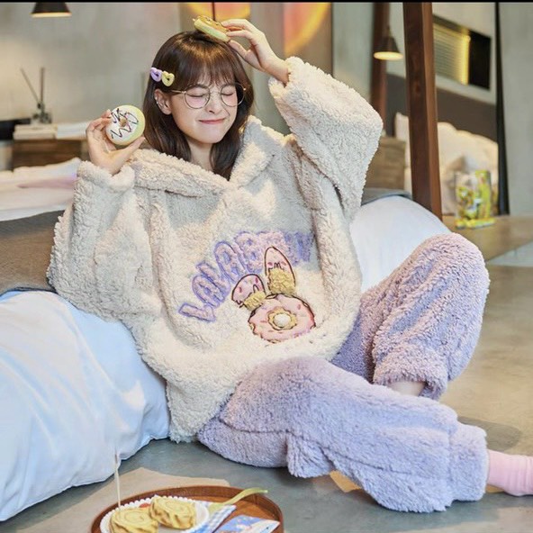 Bộ ngủ lông mũ bò sữa đen trăng/ Bộ ngủ lông mũ thỏ tím xinh xắn/ Bộ ngủ lông mũ nữ ấm áp mùa đông | BigBuy360 - bigbuy360.vn