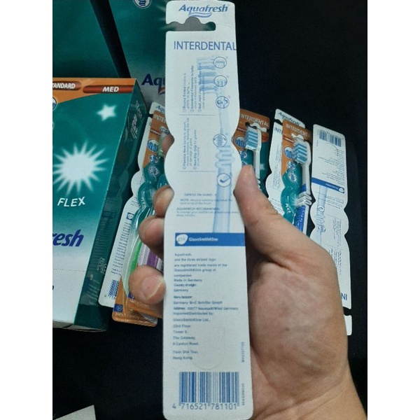 Bàn chải đánh răng Aquafresh