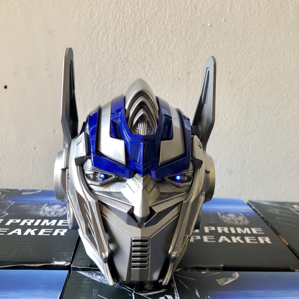 Loa bluetooth Optimus Prime Transformer thiết kế đẹp âm bass mạnh mẽ trong ấm