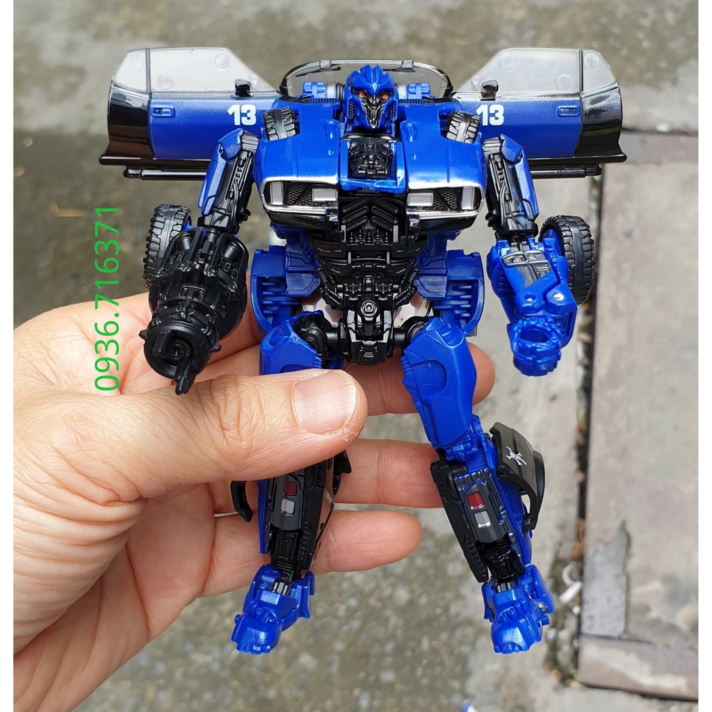 Robot biến hình ô tô màu xanh Transformers Studio Series 46 Dropkick