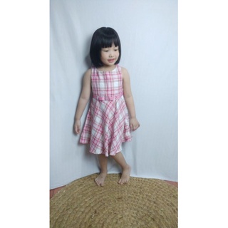 Đầm caro bé gái